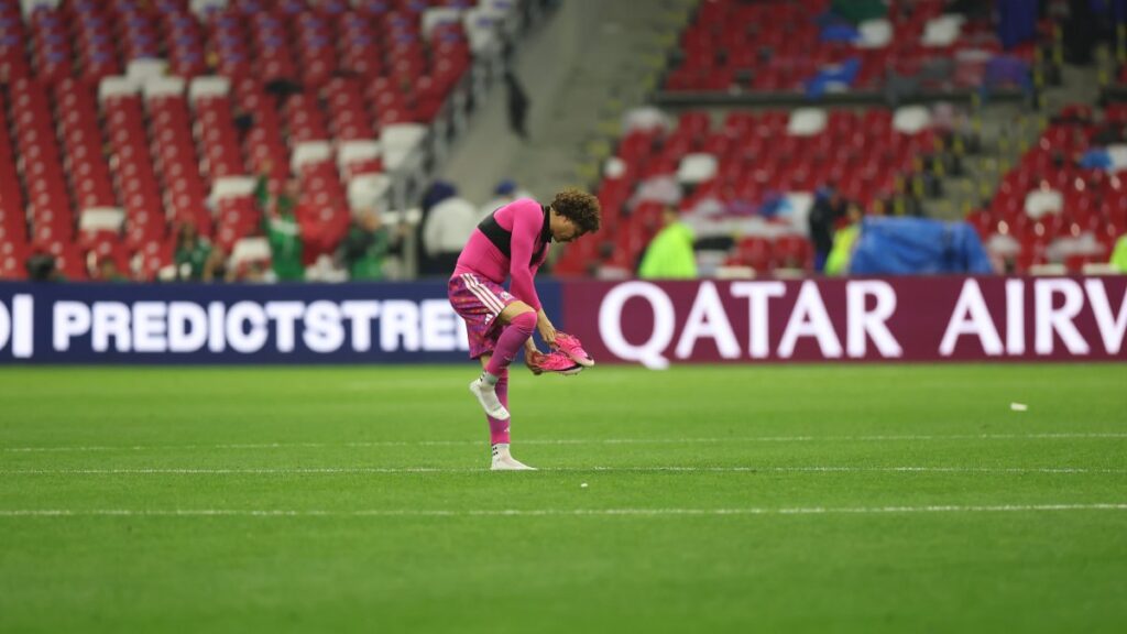 Ochoa se despide como portero del Tri