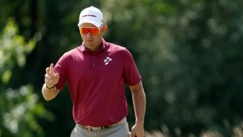 Lucas Herbert resiste y mantiene el liderato; Abraham Ancer firma la mejor ronda del día en LIV Golf UK