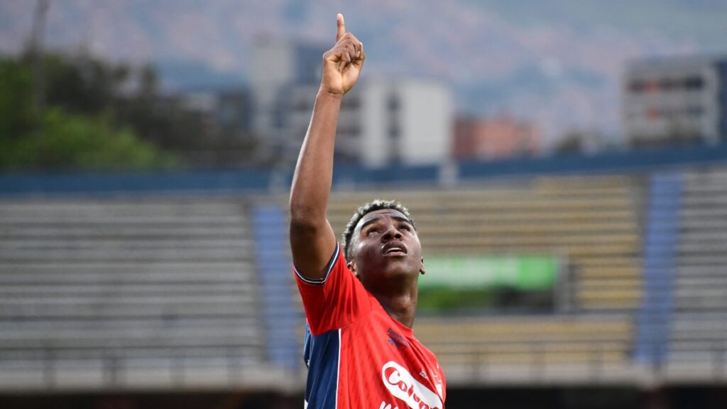 John Montaño anotó el primer gol del partido entre Medellín y Vasco Da Gama