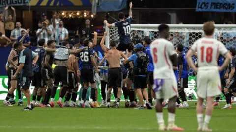 ¡Por la última de Leo! Argentina remonta a Inglaterra y buscará el bicampeonato mundial ante España