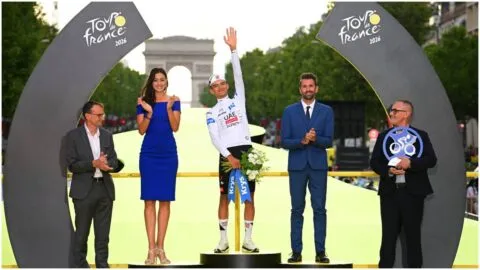 Las mejores imágenes del festejo de Isaac del Toro tras el Tour de Francia 2026