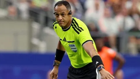 Ismail Elfath dirigirá la semifinal Inglaterra vs Argentina en el Mundial 2026