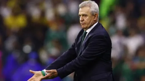 Javier Aguirre, molesto por el cambio de horario del México vs Inglaterra: "Una patada en el estómago"