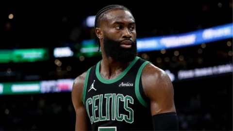 Sin credencial, sin acceso: lo que pasó cuando Jaylen Brown intentó volver a las instalaciones de los Celtics