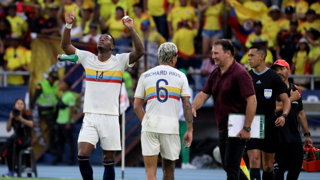 Los colombianos Jhon Durán y Richard Ríos podrían ser compañeros en Benfica