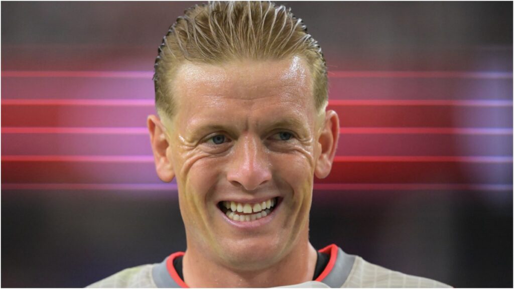 Jordan Pickford sufre por la altura antes del duelo ante México.