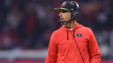 Costillas rotas, fracturas y una conmoción: Kyle Shanahan sufre accidente previo al campamento de 49ers