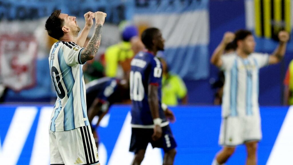 Leo Messi en festejo de victoria