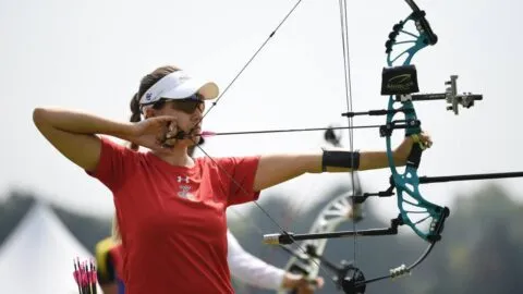 Linda Ochoa impulsa el sueño olímpico del tiro con arco salvadoreño