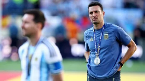 Jugadores de Argentina piden la continuidad de Scaloni previo a la despedida de Messi