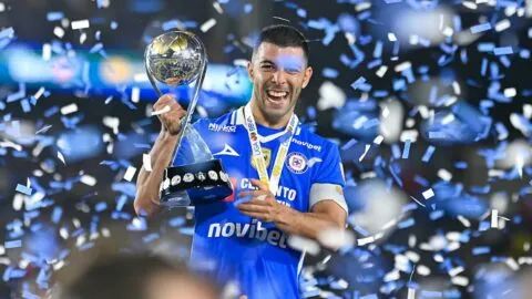 Cruz Azul, en espera de la oferta del Mónaco por Erik Lira