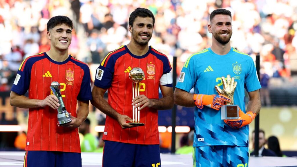 Premios del Mundial 2026: Mbappé, Rodri, Unai Simón y Cubarsí reciben los reconocimientos de FIFA