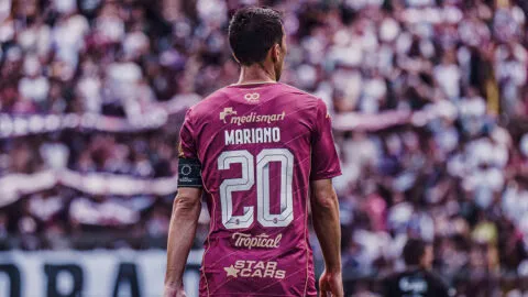 El error que puede salirle caro a Saprissa: Mariano Torres podría perderse el inicio del Apertura