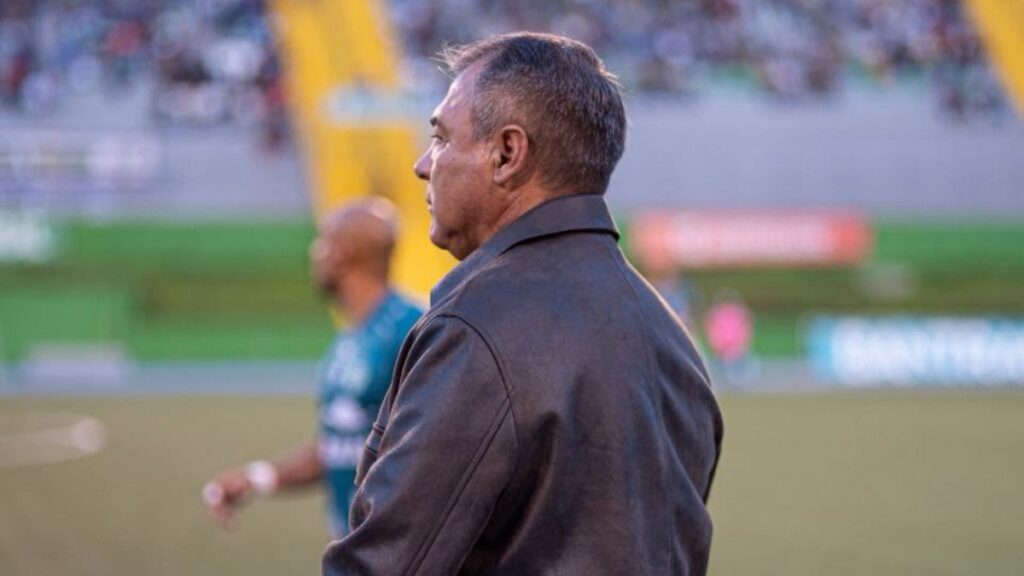Mauricio Tapia, campeón nuevamente con Antigua | @soyantiguagfc