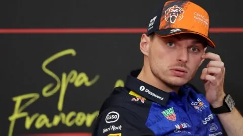 Max Verstappen mantiene las dudas sobre su futuro, pero respalda la gestión de Laurent Mekies