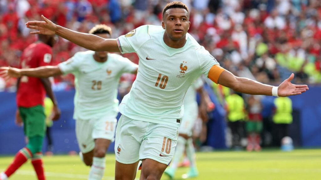 Mbappé festeja su gol en cuartos de final entre Francia y Marruecos