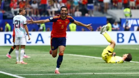 España regresa a semifinales con Merino como héroe y sueña con otro título mundial