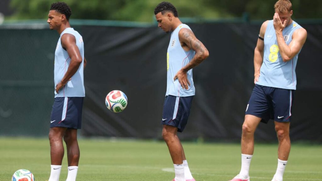 Morgan Rogers durante un entrenamiento previo al México vs Inglaterra