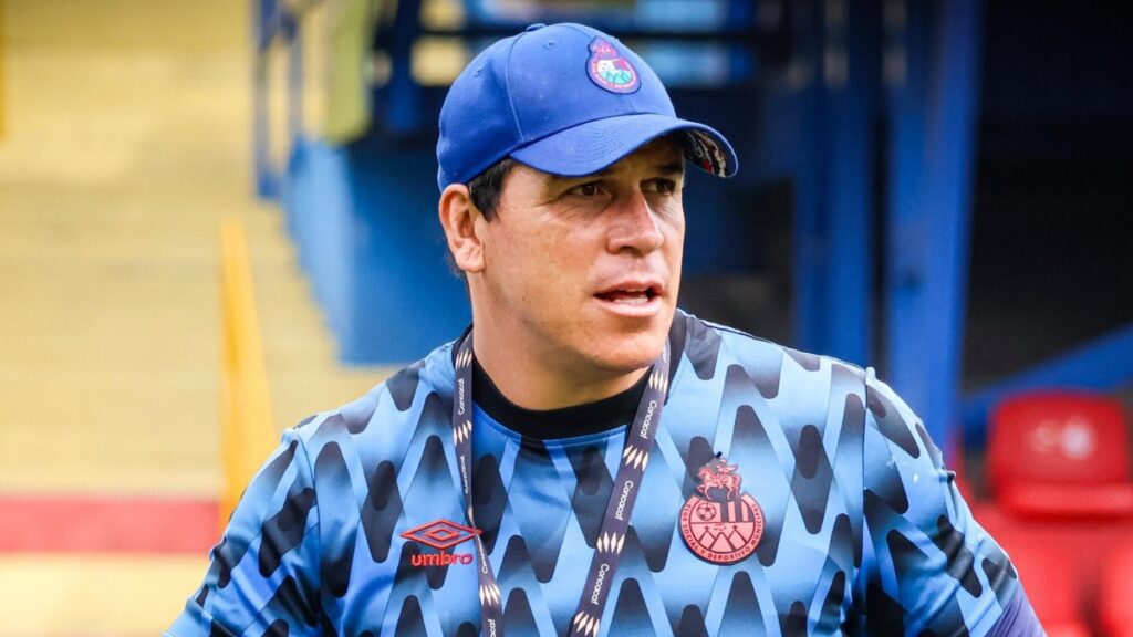 Dwight Pezzarossi, entrenador de Municipal | @RojosDelMunicipal