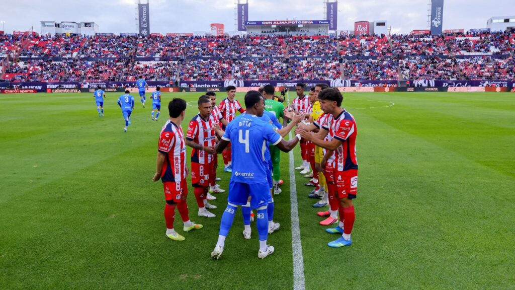 Cruz Azul debutando en el Apertura 2026