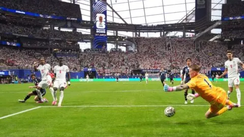 Inglaterra vs Argentina, en vivo: Gordon rompe el cero en el marcador