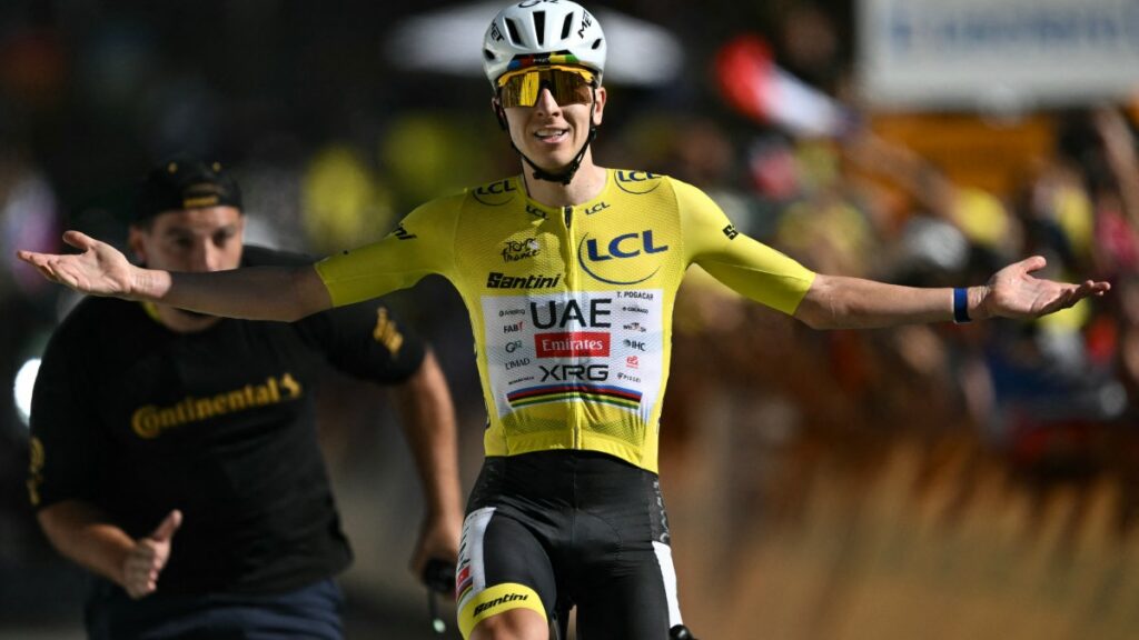 Tadej Pogacar gana la etapa 19 del Tour de Francia