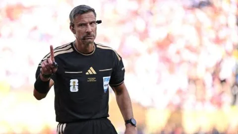 ¿Alguna vez la FIFA repitió un partido de una competencia oficial?