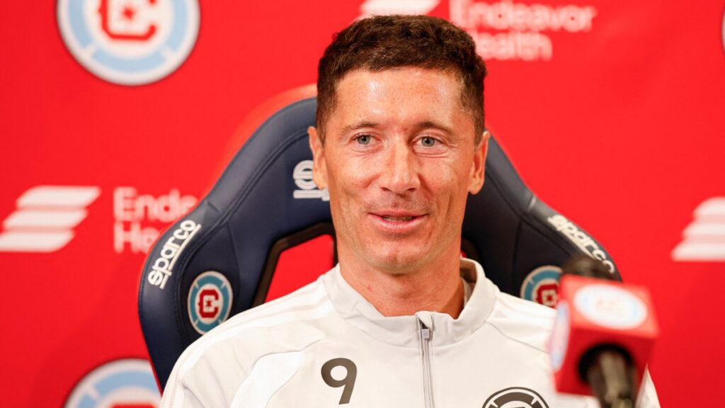 Robert Lewandowski en su presentación con Chicago Fire