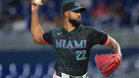 Sandy Alcántara Marlins: por qué NO será cambiado en 2026