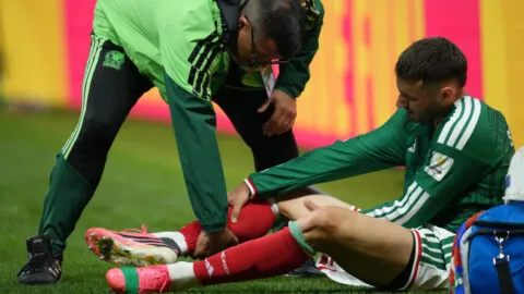 Mal y de malas, Santiago Gimenez se rompe en el último suspiro y México termina con 10 hombres ante Inglaterra