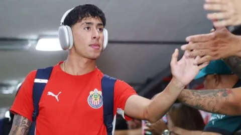 Santiago Sandoval es operado tras fractura en la mano; podría estar listo en una semana