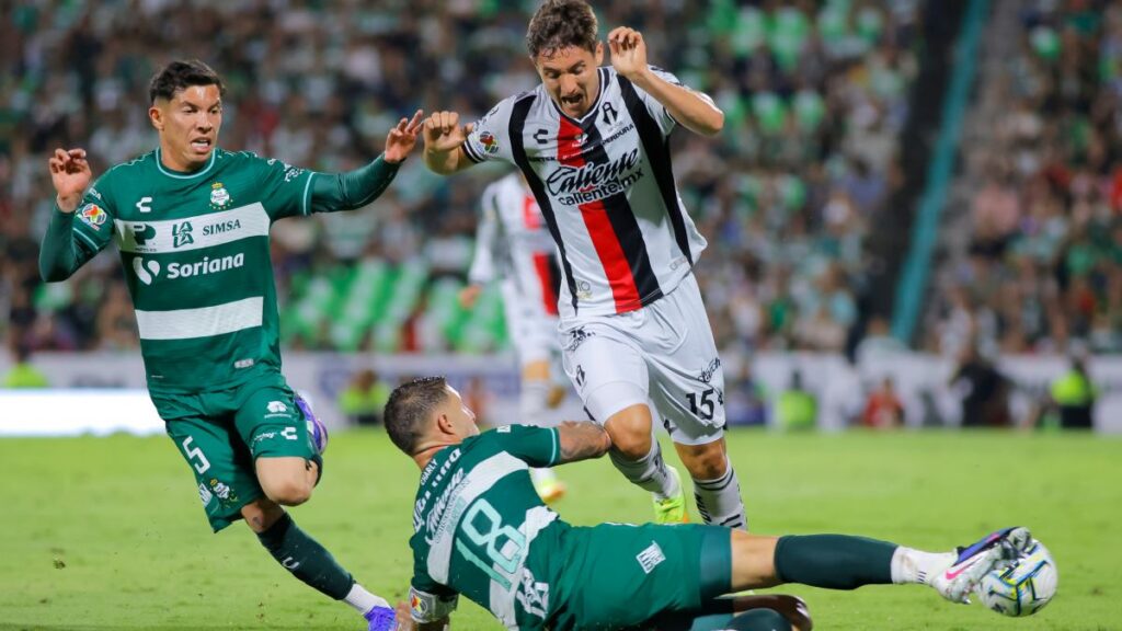 Santos Laguna entregó pruebas a la FMF por presunto espionaje de Atlas en el Estadio Corona. El club espera resolución