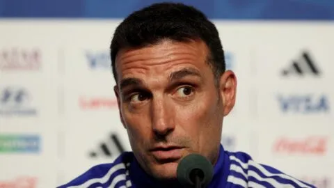 Scaloni advierte a Argentina tras sufrir: “El Mundial está complicado para todos”