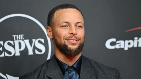 Stephen Curry hace historia: el primer jugador activo con exposición propia en el Salón de la Fama de la NBA