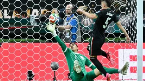La FIFA destaca la atajada de Tala Rangel ante Corea del Sur como una de las mejores del Mundial 2026