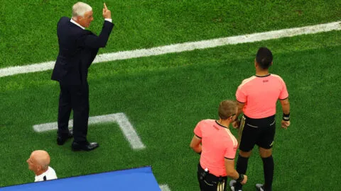 La respuesta de todo El Salvador a Deschamps, tras acusar a Barton de no estar a la altura