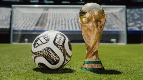 FIFA presenta el balón para las semifinales y final del Mundial 2026