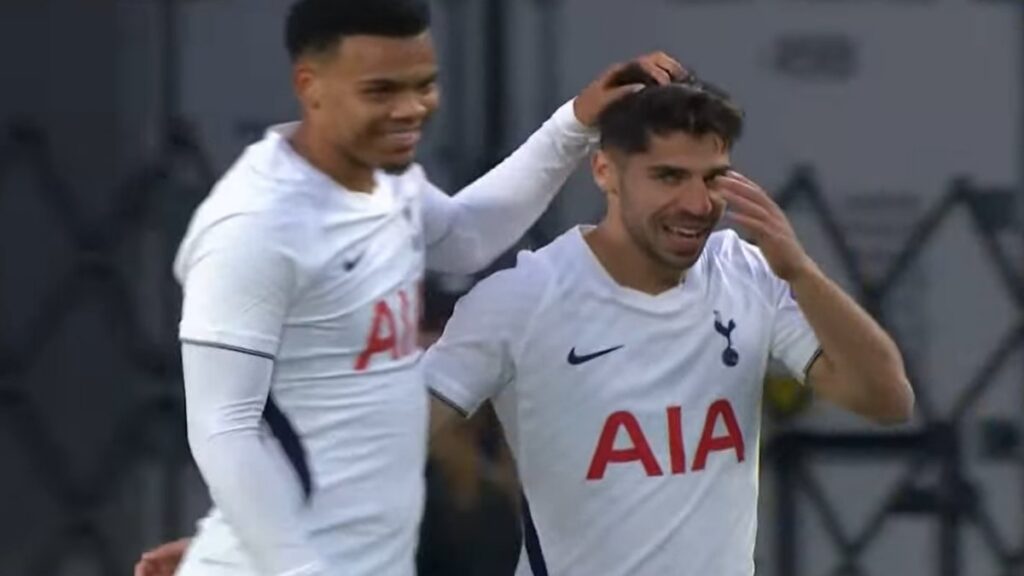El Tottenham en festejo de victoria