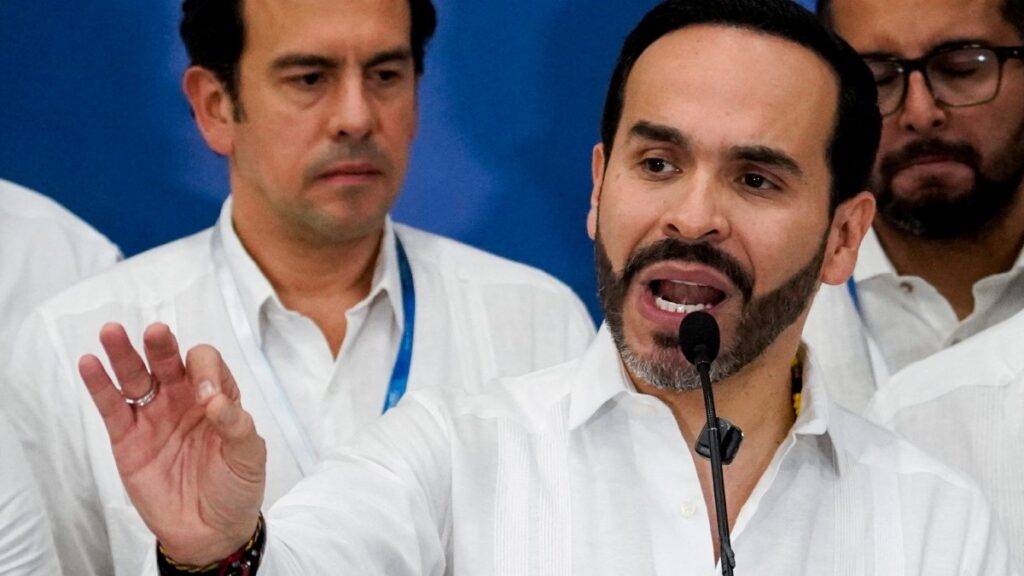 Posesión de Abelardo de la Espriella en Colombia.