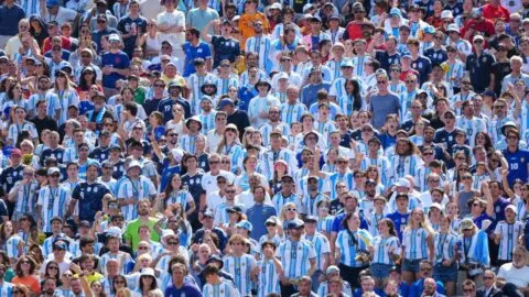 Libera ICE a joven argentina que fue arrestada durante el Mundial 2026