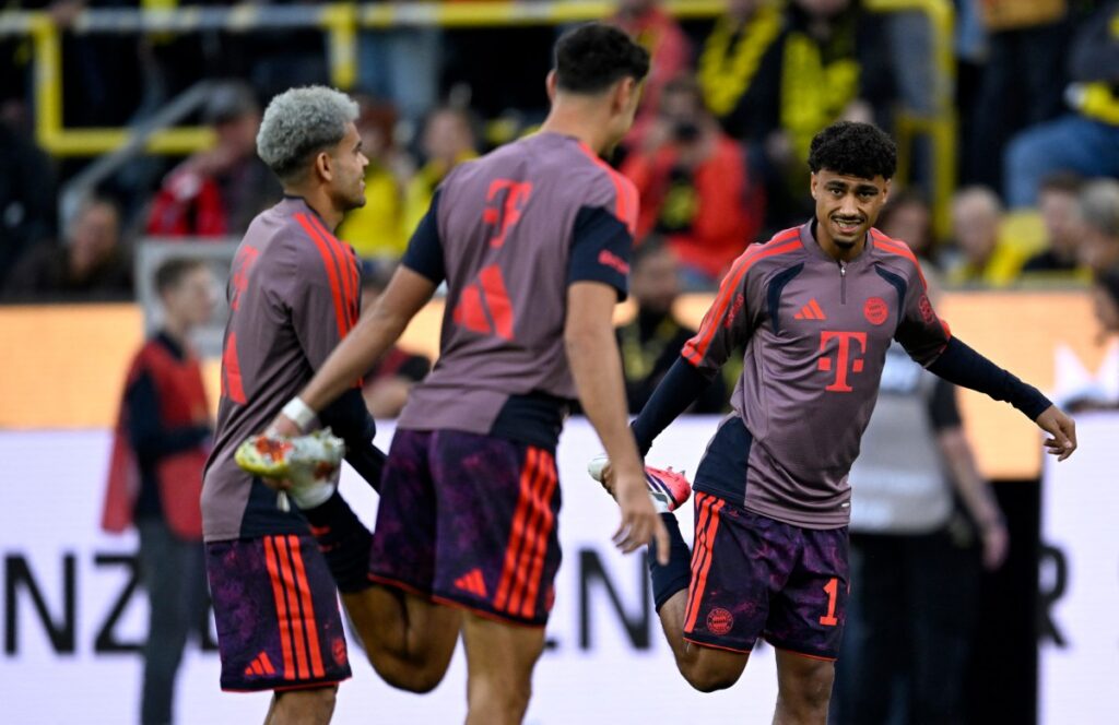 Jugadores del Bayern hacen calentamiento. - Ina Fassbender, AFP.