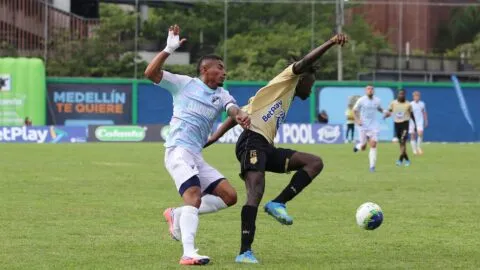 Millonarios no supo cerrar el partido, pero hubo polémica arbitral: las claves del empate ante Águilas Doradas