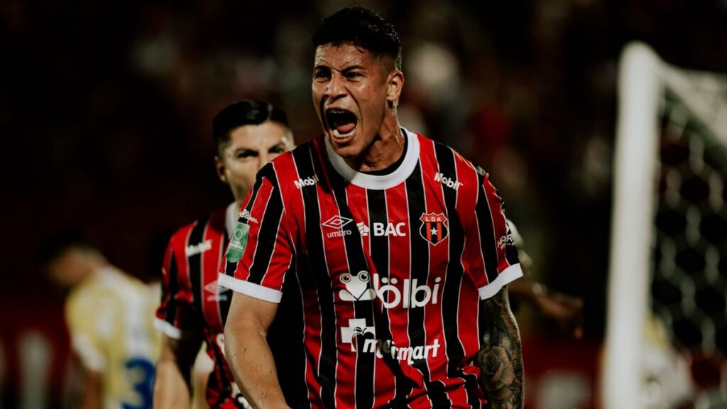 Buen triunfo de Alajuelense ante Escorpiones como local | @ldacr