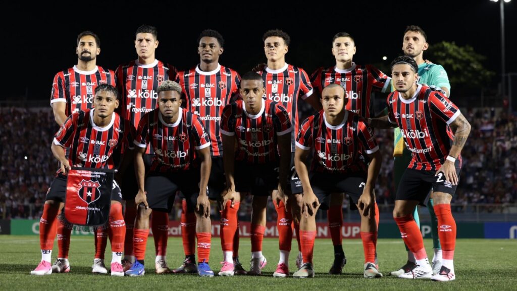 Alajuelense se complica en la Copa Centroamericana | @ldacr