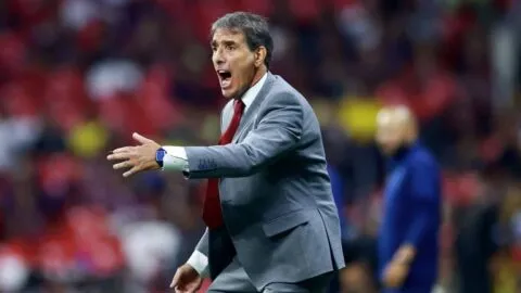 Guillermo Almada cuestiona el arbitraje y reconoce falta de claridad tras el empate del América ante Austin