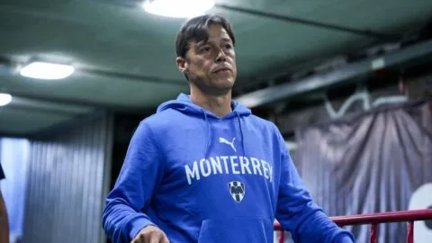 Almeyda se muerde la lengua con la actuación arbitral: "No quiero pensar cosas que no debo"