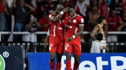 América aplasta al bicampeón: las claves de una goleada ante Junior para ilusionarse