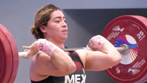 Aremi Fuentes conquista dos medallas de plata en la halterofilia de Santo Domingo 2026