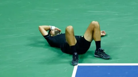 ¡Adiós en primera ronda! Djokovic cae ante Navone entre lágrimas y problemas físicos en el US Open