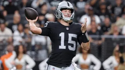 Fernando Mendoza debuta con touchdown y se roba los reflectores pese a derrota de Raiders